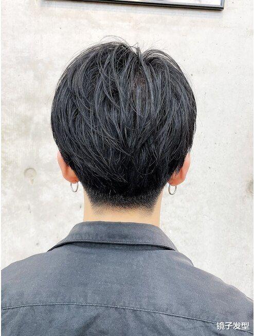 潮流发型大揭秘:从推边到锁骨,哪款最能撩动你的心弦