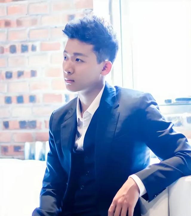 长相耐看的男星,只服这5位!初看觉得一般,再见如同“换脸”