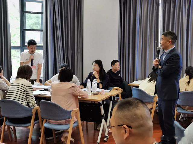 管人要稳，管事要准，管心要狠