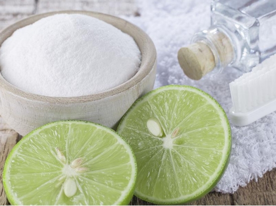 铁锅油垢太厚别用洗洁精刷,保洁阿姨教我绝招,旧锅瞬间变新锅