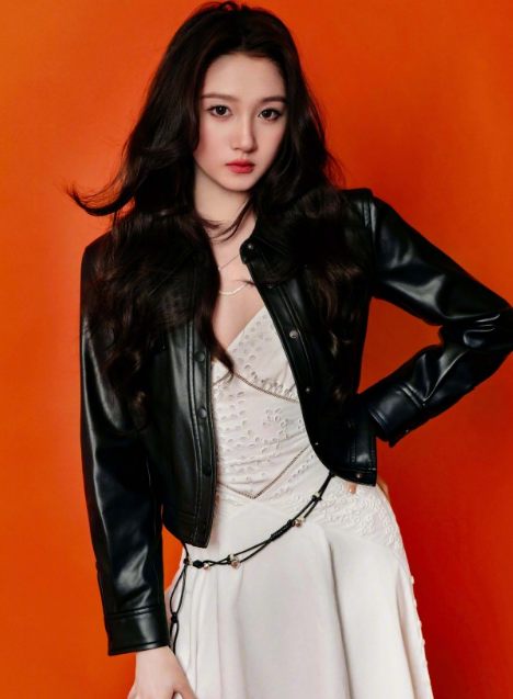 关晓彤时尚穿搭