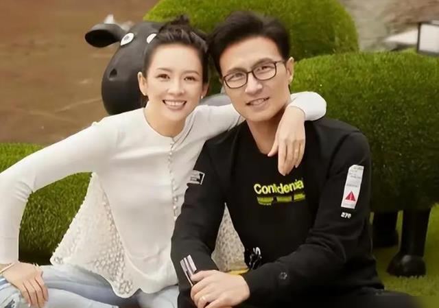 54岁汪峰又要当爹了？小20岁女友森林北小腹隆起，果真是宝刀未老