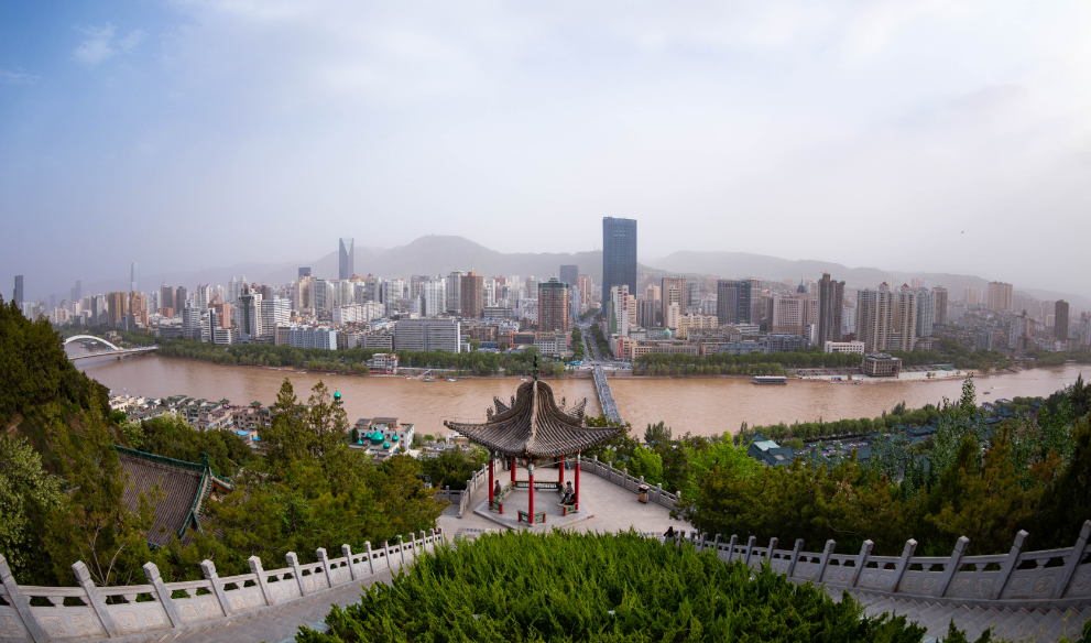 上海一家去兰州旅游,吃饭点7个菜,结账时确认三遍,以为看错了