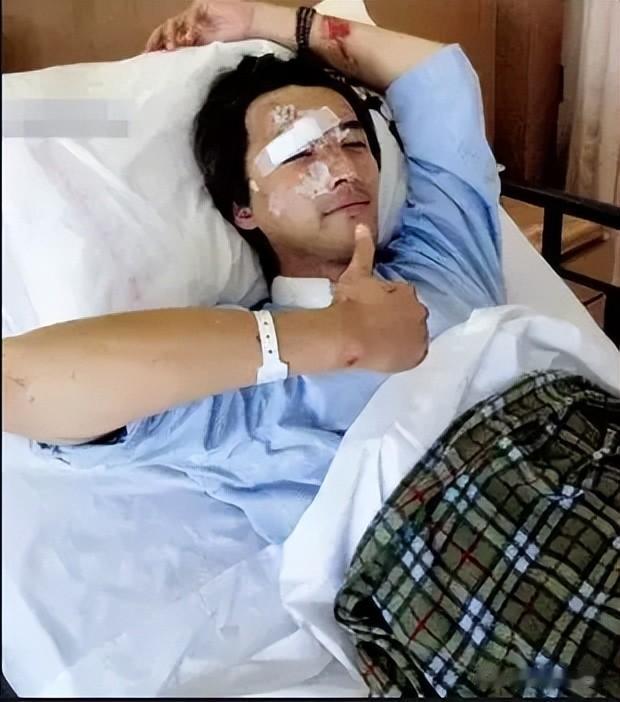 胡歌和妻子同框正面照曝光,女方长相引热议,最萌身高差好幸福