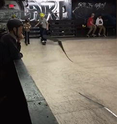 “无意中在女同事车上发现的，这是用来干嘛的？”网友们内涵了！