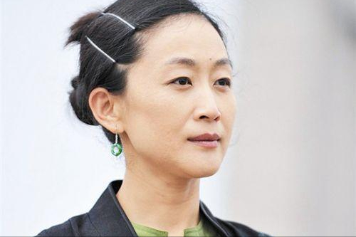 一生不婚未育，翡翠收藏大佬，“窒息恶妈”陈瑾的一生有多强悍！