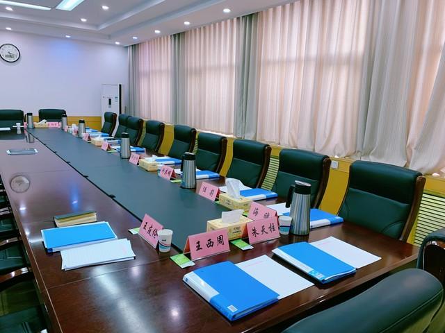 体制内的人间清醒:若没有那心机和天线,不妨就做个简单的普通人