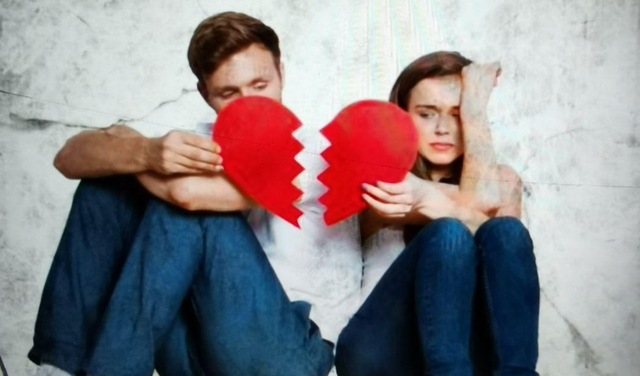 90后夫妻已经彻底撑不下去了，“缺钱”正在榨干中国下一代