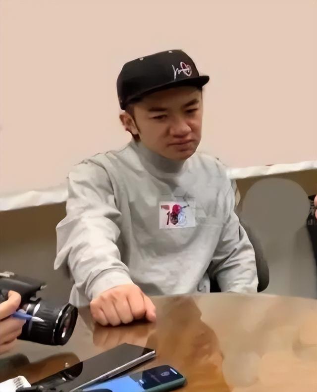 40岁后真的会断崖式衰老吗?看看44岁谢霆锋和44岁陈冠希就知道了