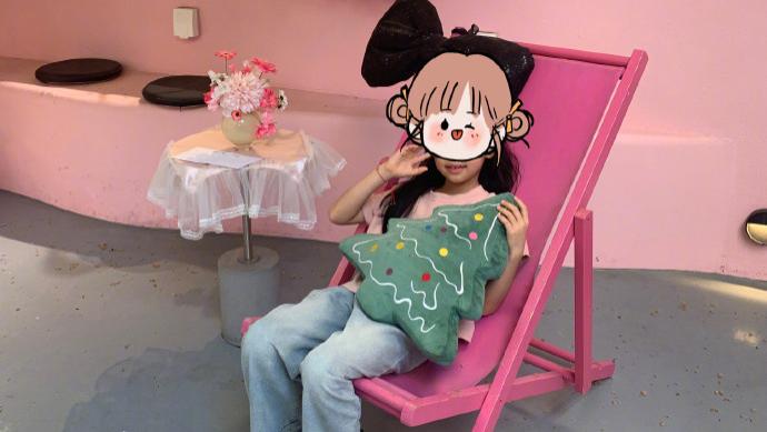 伊能静儿童节晒女儿，8岁米粒遗传爸爸秦昊高个子，越长越漂亮