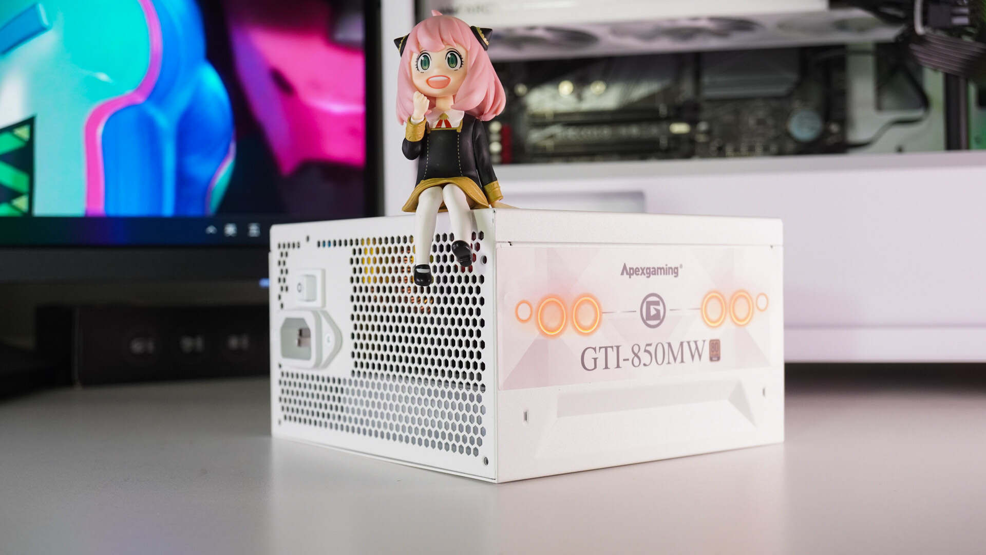 高效美女小钢炮 - 艾湃电竞GTI850MW电源