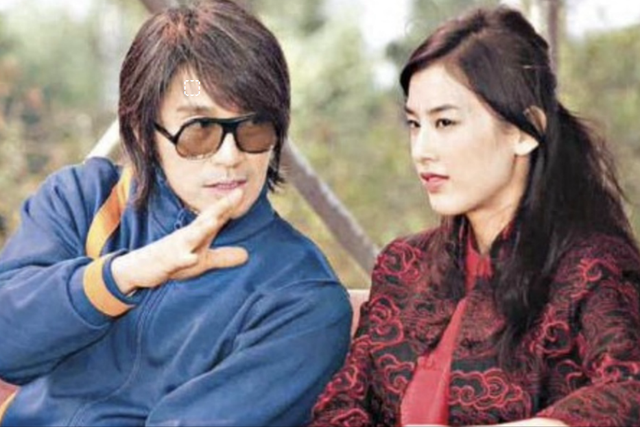 藏了八年才公开身份,一年两亿零花钱,她的故事远比你想得更精彩