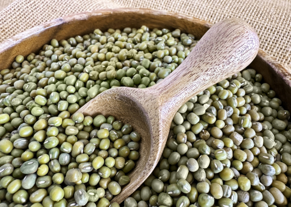 “睡眠差,多是肝火旺”,常吃6种肝喜欢的食物,清肝火,助睡眠