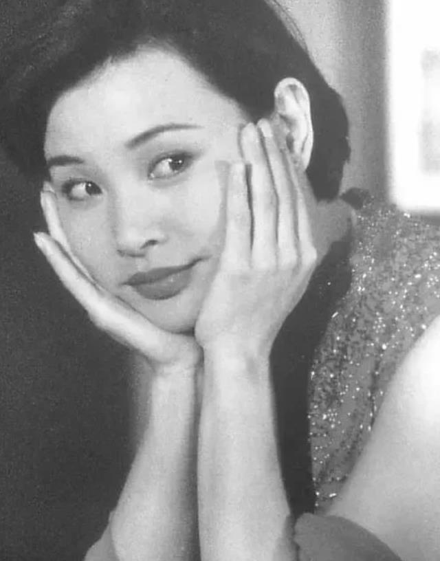 她让春晚导演悔不当初,一句话毁了众人职业,导演:当时不想活了