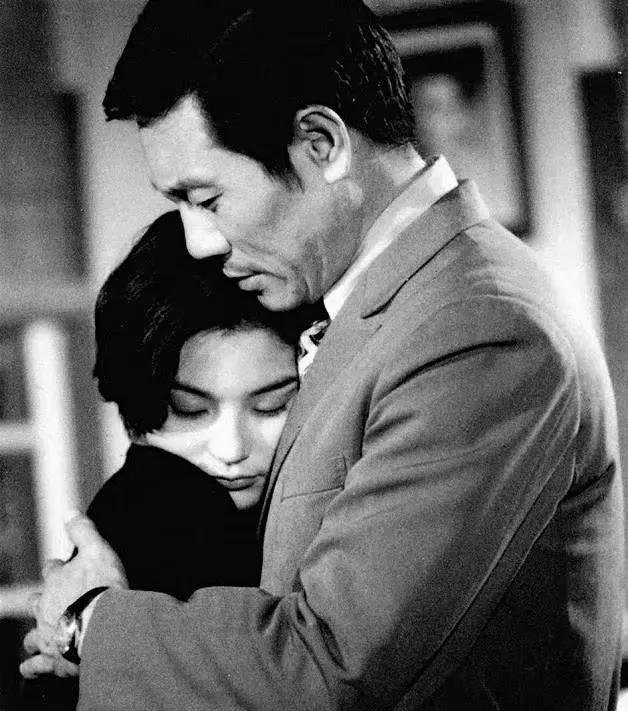 琼瑶前夫:60年前体面离婚,今92岁高龄仍健在,儿子儿媳太争气