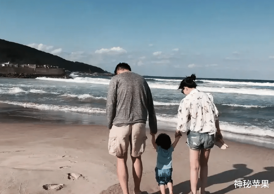 汪小菲公布活动行程，张兰爆料参加某台邀约，S俩娃出局趋势明显