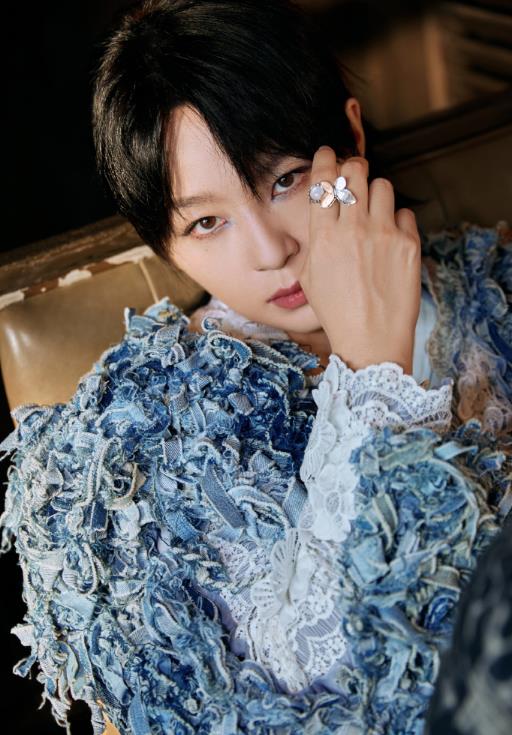 同样是超女出道，把周笔畅和李宇春放在一起对比，差距就出来了！