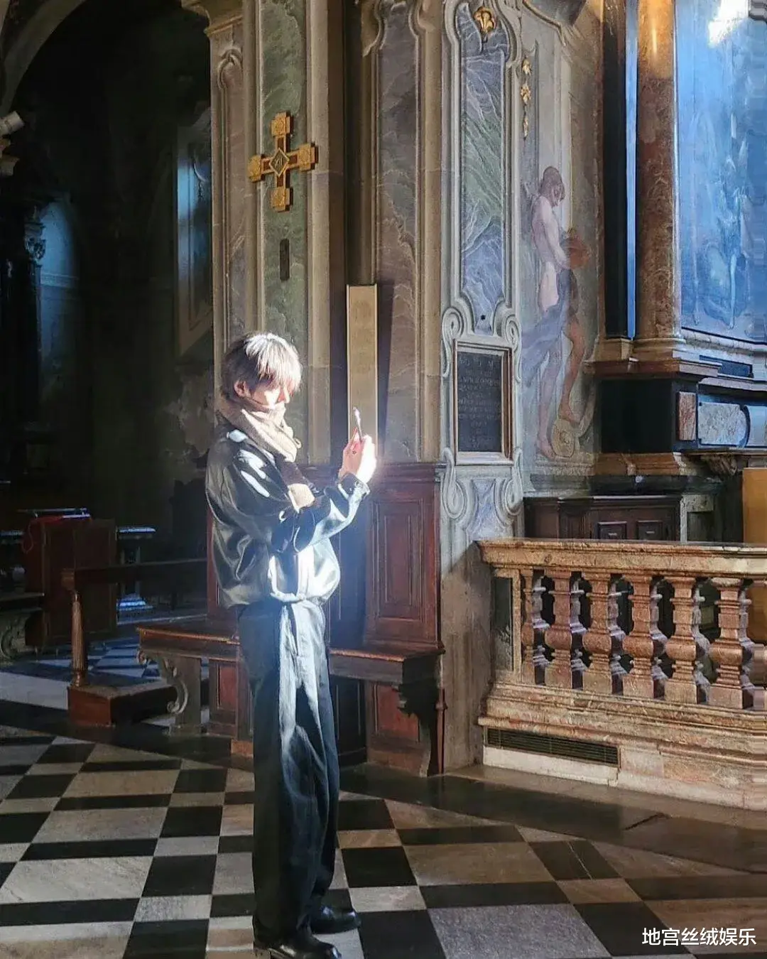 李敏镐肿成馒头,双下巴掉起来,仿佛一个大胖小子,完全认不出了