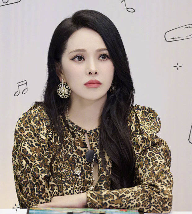 伊能静在国外遭到歧视，吐槽航空区别对待中外旅客：常丢行李