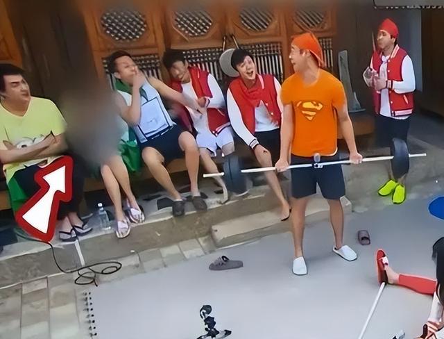 辛巴的一声“滚”,彻底戳穿了杨颖的惨淡结局:难怪她不敢生气!