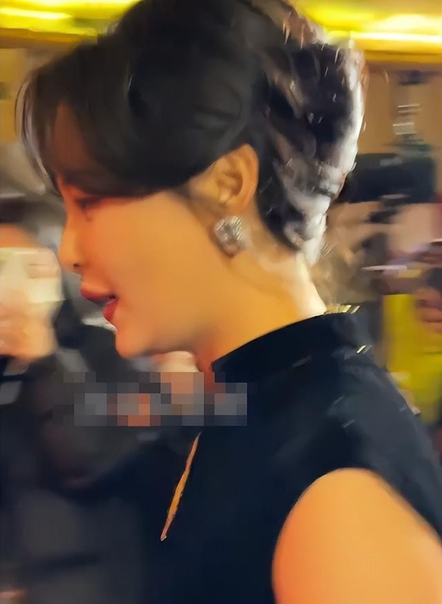 上海这一夜，唐嫣脸蜡黄，辛芷蕾发福明显，被膀大腰粗的王菊抢镜