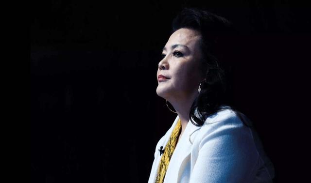 张兰回归！直播中再度提及汪小菲婚事，言“双喜临门”，喊话大S