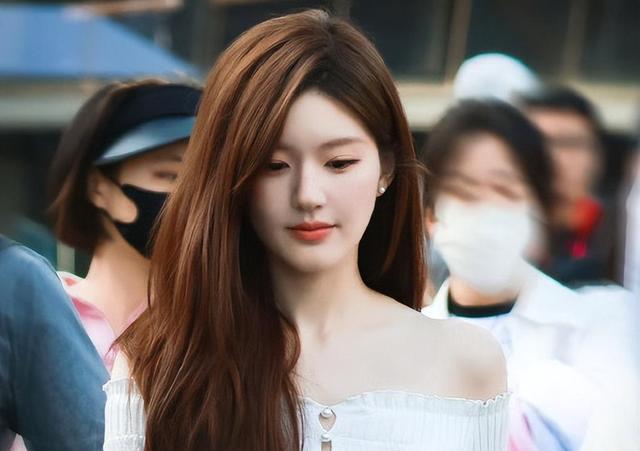 杨紫赵露思“火炬手”:都是受品牌邀请,这也要讲究“番位”?