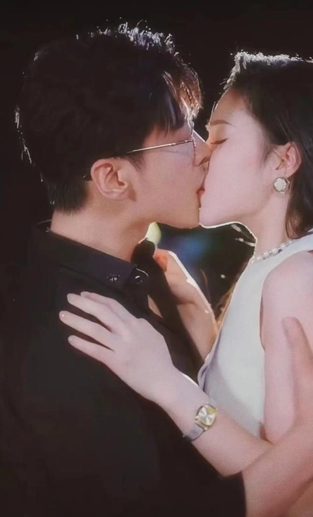 5部极致拉扯,又土又甜又欲的短剧,每一部都看点十足,甜虐交织