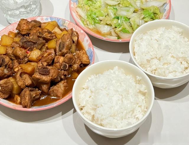 上海女子晒失业前后午餐对比，宁愿上班也不想做主妇，网友：支持
