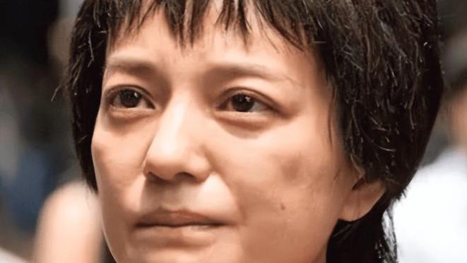 赵薇全平台解封？曾经的小燕子如今老态龙钟认不出，完全自食恶果！