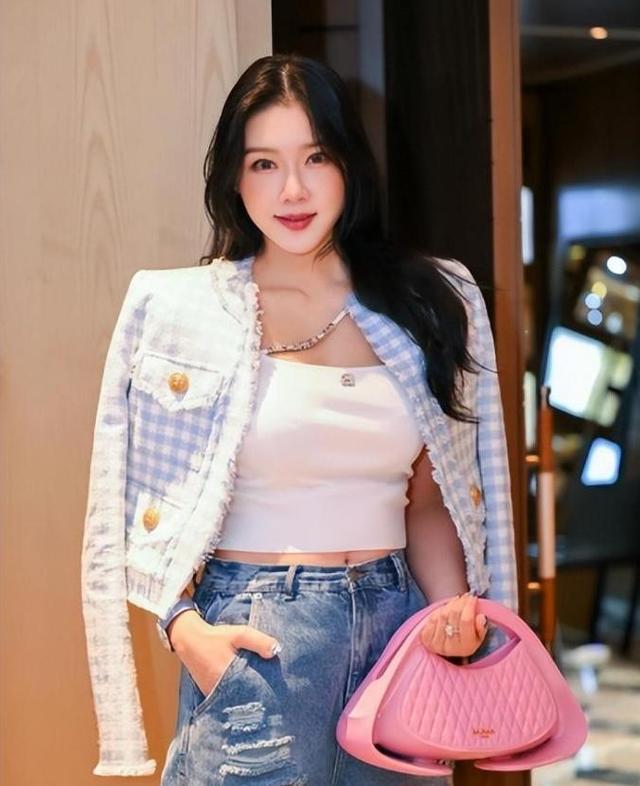 李泽楷被她迷得疯狂,林丹为她不顾孕妻,她究竟有什么魅力