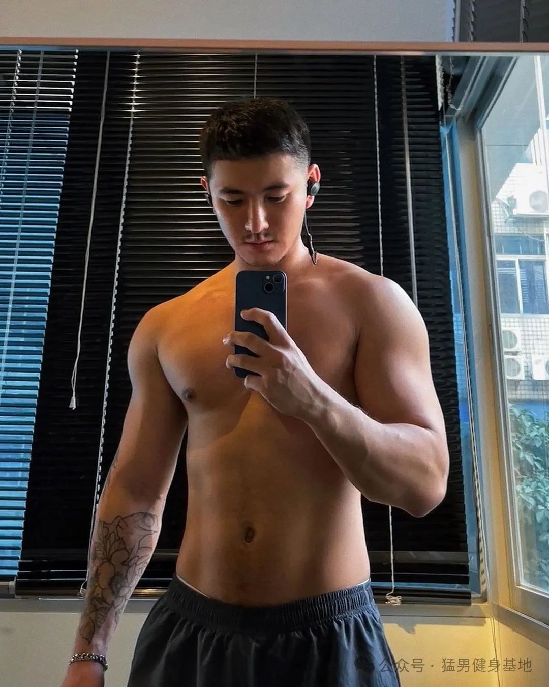 网红Lito肌肉诱惑，阳光帅气难以抗拒！