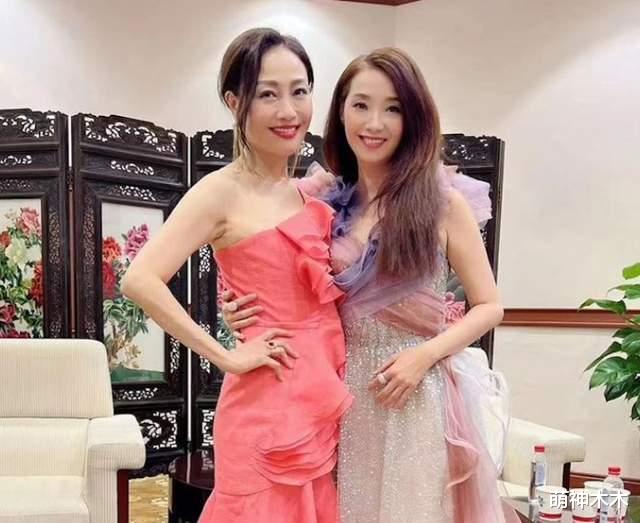 过气港星内地商演月赚百万，和丈夫结婚21年没领证，孩子都20岁了