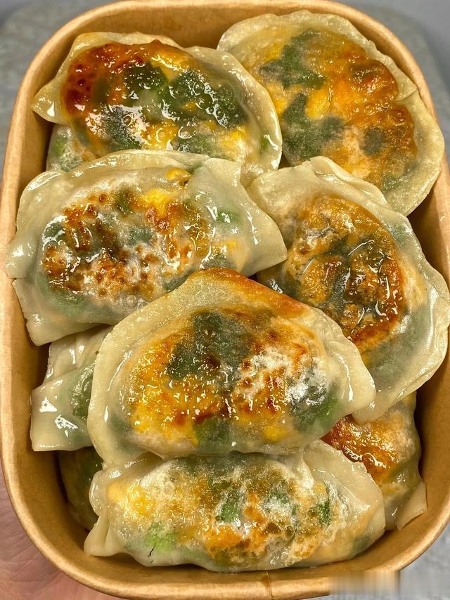 我喜欢一早起来准备好早餐,从来不会嫌麻烦,因为家里人都爱吃