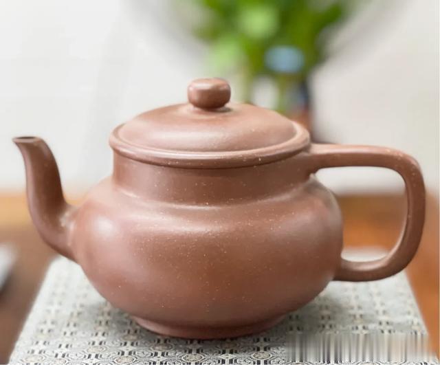 不懂紫砂艺术的人如何挑选紫砂壶？