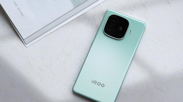 骁龙8sGen3+6000mAh，跌至1520元，千元机“卷王”售价创新低