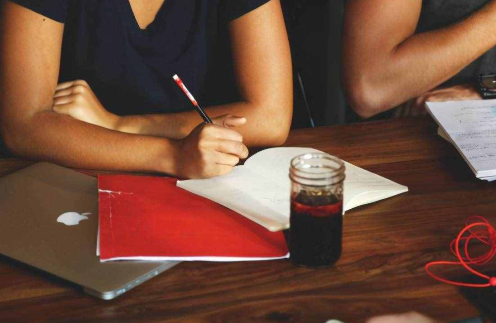 “筛选掉的,是不会撒谎的人”,考生讲述入职经历,潜规则在自己