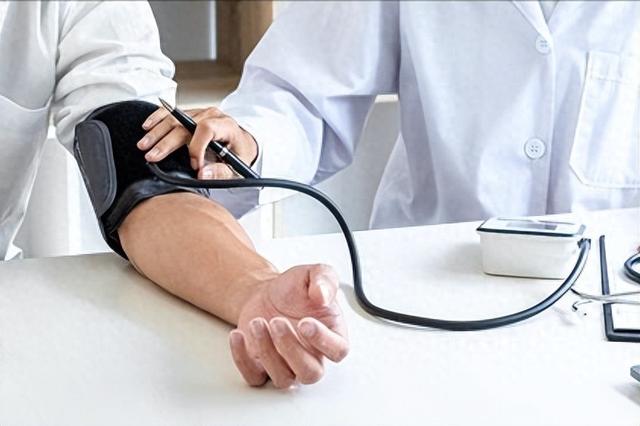 医生多次告诫：血压不超过这个范围，不用担心，放宽心随便吃喝！