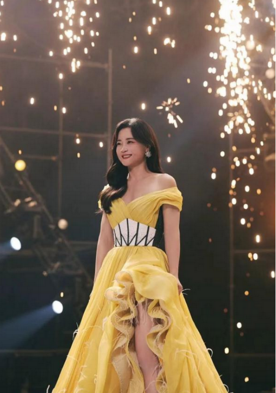 女明星轻松甩肉变身:贾玲一年100斤,马思纯半年50斤,杨紫18斤