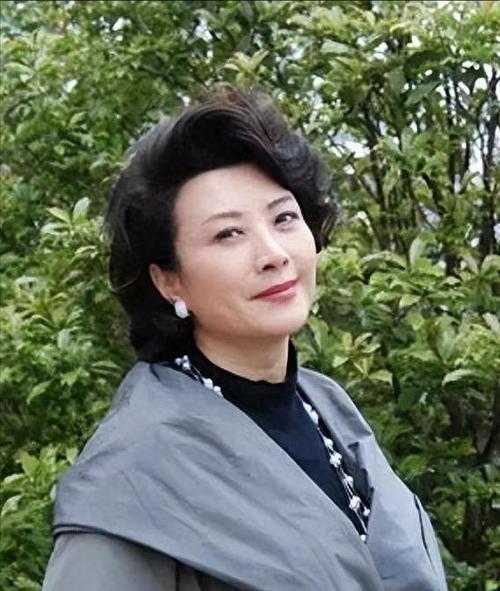 “国家一级演员”长得漂亮戏也好，为人低调不张扬，60岁婚姻成迷