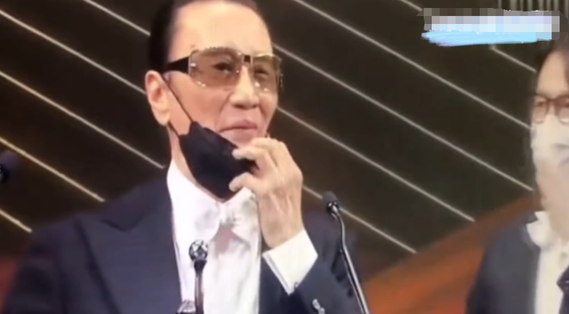 88岁谢贤近照曝光,精气神很弱,容貌与晚年母亲的样子一模一样