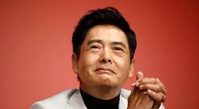 周润发以195亿港元放售香港山顶别墅，外景曝光，网友直呼买不起