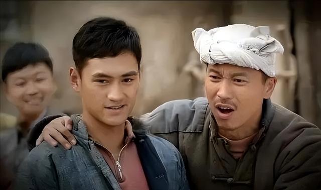 为什么王雷饰演的军长遭到非议,和演员马少骅比较一下,就明白了