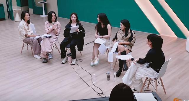 浪姐5：不会沟通的人不适合当队长？看蔡文静跟萨顶顶就知道了