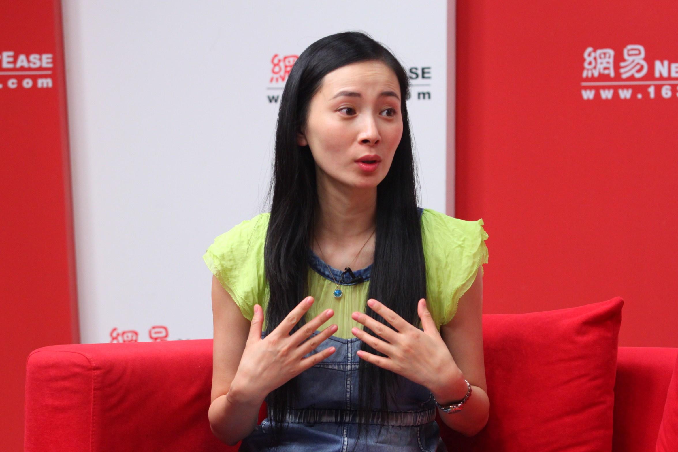 原来他们是两口子,戏里戏外都是夫妻,看不出年龄相差有16岁