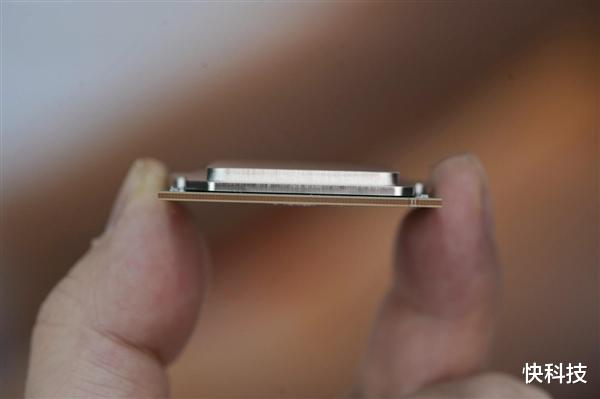 中国特供版！酷睿Ultra 5 230F小黑盒图赏