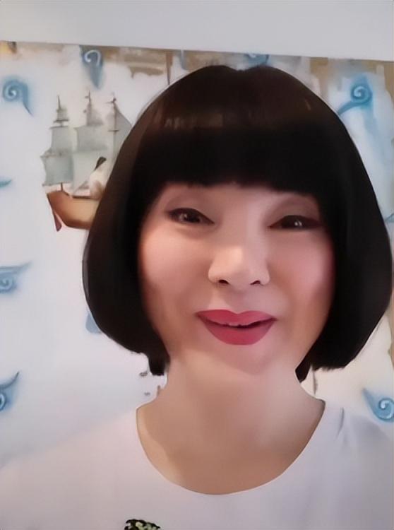 出轨整容医生,掏空丈夫12亿财产,“常回家看看”的陈红心是真狠