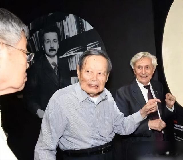 杨振宁的“长寿秘诀”，最核心的并不是多运动、喝水，而是这4点