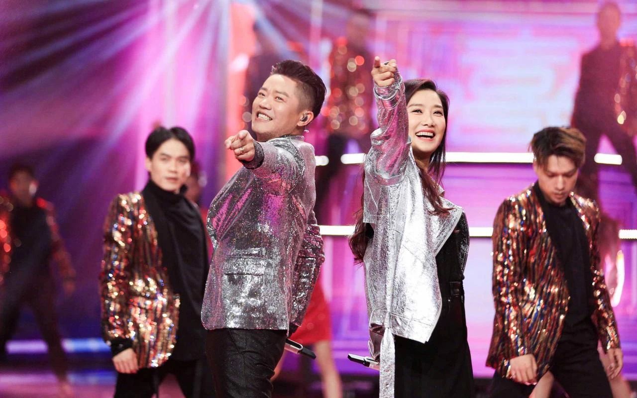 女子看凤凰传奇演唱会买到“柱子票”,要求退款被拒,玲花:维权是你们的权利