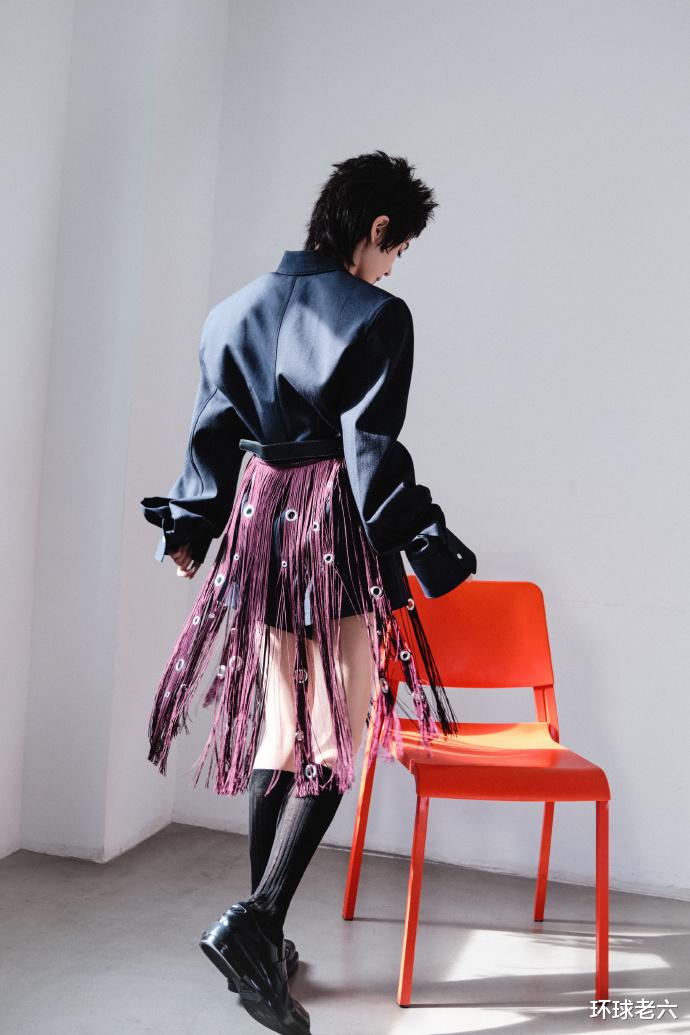 杨颖 杨颖以短发造型新鲜出镜 穿流苏裙装摇滚范十足